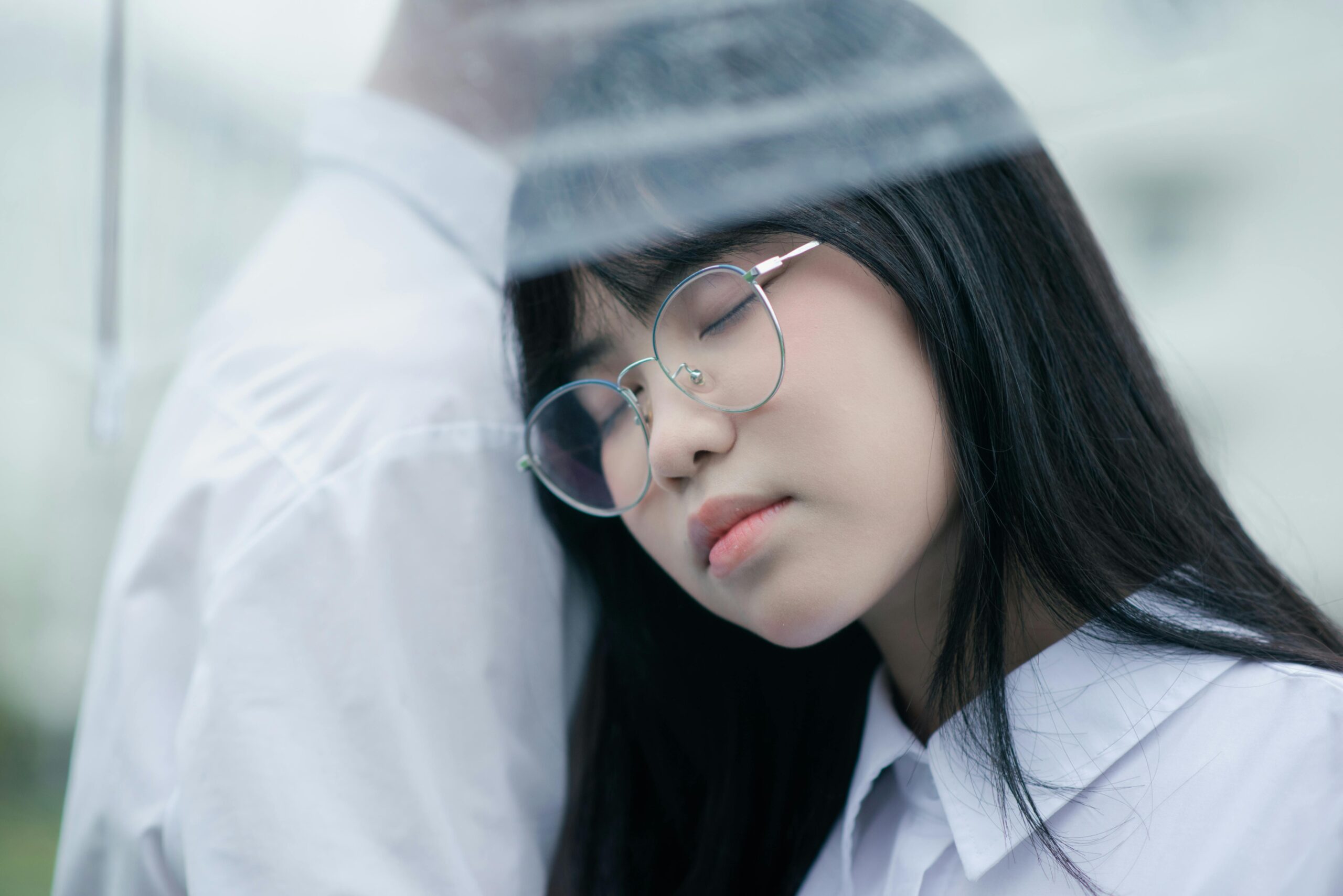 Quando amar demais vira problema: o lado obscuro da dependência emocional