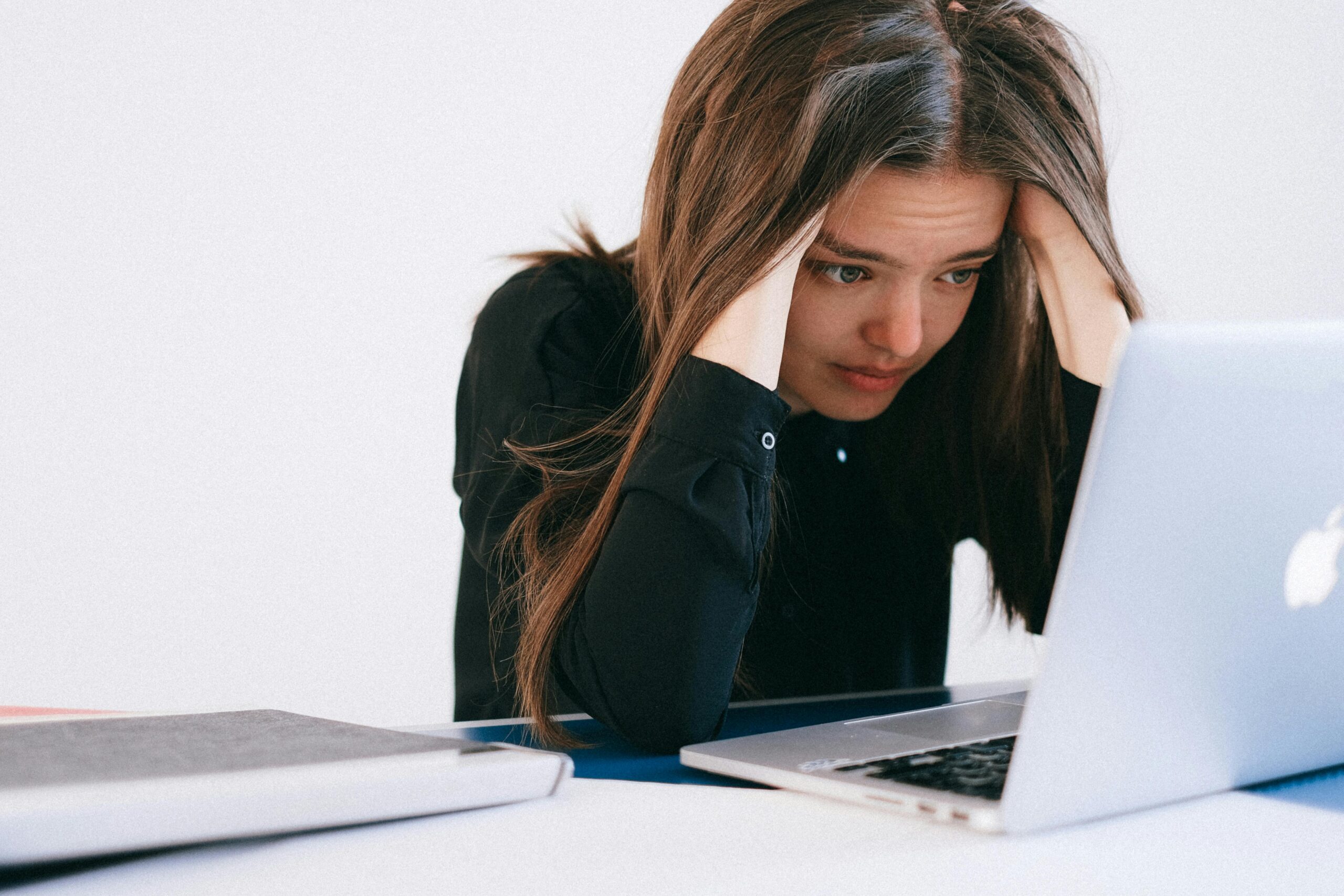 Burnout na carreira em ascensão: como identificar e prevenir o esgotamento profissional